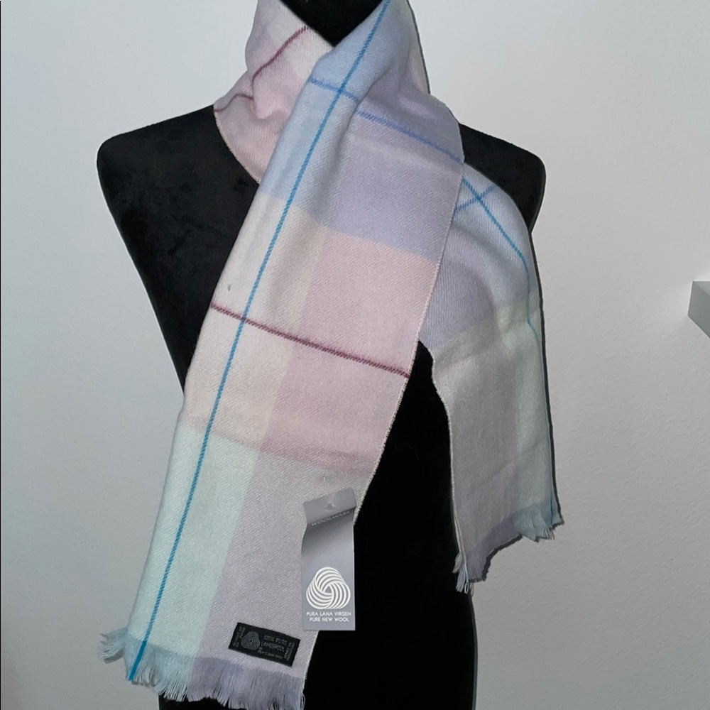 Chic Pink and Blue Scarf with Elegant Wrap Design
